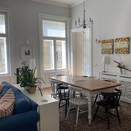 Urban Haven - 3 Beds, 3 Baths, Free Parking, Near Central Market Budapeşte Dış mekan fotoğraf