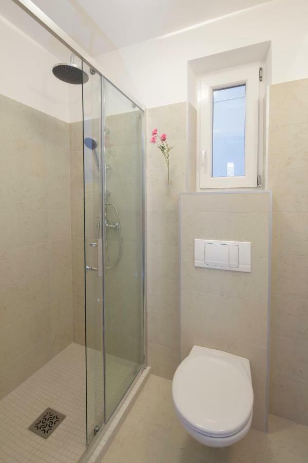 Urban Haven - 3 Beds, 3 Baths, Free Parking, Near Central Market Budapeşte Dış mekan fotoğraf