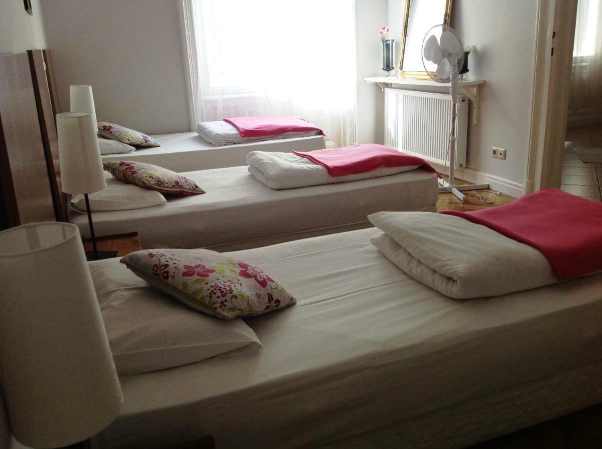 Urban Haven - 3 Beds, 3 Baths, Free Parking, Near Central Market Budapeşte Dış mekan fotoğraf